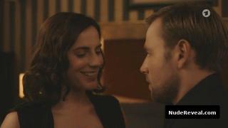 ANTJE TRAUE nude in Die Freundin meiner Mutter