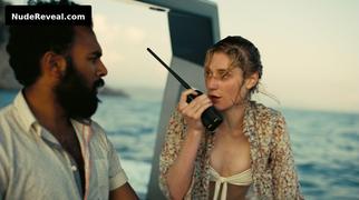 ELIZABETH DEBICKI nude in Tenet