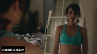FRANKIE SHAW nude in SMILF