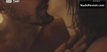 ALBA BAPTISTA nude in Filha da Lei