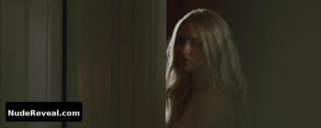 AMANDA SEYFRIED nude in Dear John