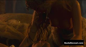 FLORINA KENDRICK nude in Dracula