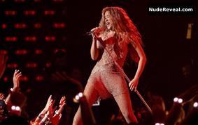 SHAKIRA nude in MTV Video Music Awards