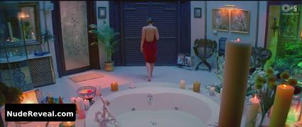 KAREENA KAPOOR nude in Bewafaa