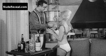 MAMIE VAN DOREN nude in 3 Nuts in Search of a Bolt