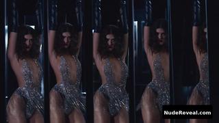 JULIA BYRRO nude in Verdades Secretas