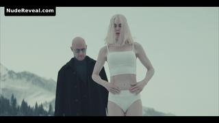 NICOLE KIDMAN nude in Nine Perfect Strangers