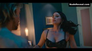 SHELLEY HENNIG nude in Obliterated