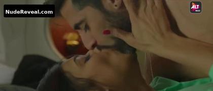 SHWETA TIWARI nude in Hum Tum And Them