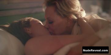 HANNAH EINBINDER nude in Hacks