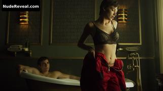 URSULA CORBERO nude in La casa de papel