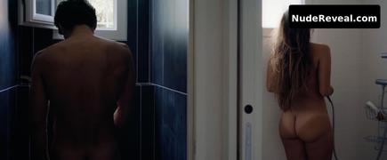OPHELIE BAU nude in Mektoub, My Love: Canto Uno