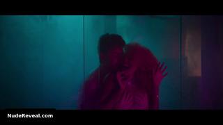 SHERON MENEZZES nude in Maldivas