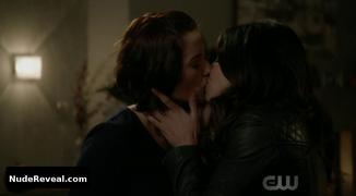 CHYLER LEIGH nude in Supergirl