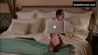ANNE HATHAWAY nude in The Intern