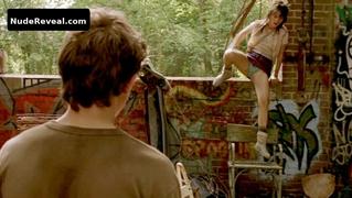 SHIRI APPLEBY nude in Undertow