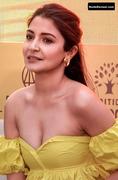 ANUSHKA SHARMA nude in Pk