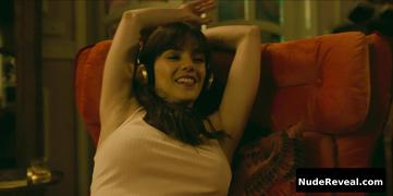SAMANTHA SIQUEIROS nude in Berlin