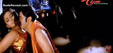 PRIYAMANI nude in Mitrudu