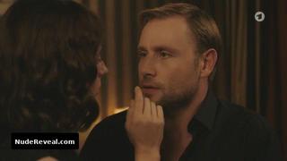 ANTJE TRAUE nude in Die Freundin meiner Mutter