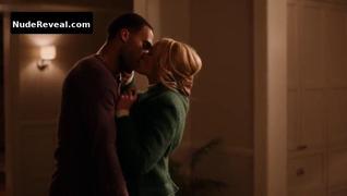 BRIANNE HOWEY nude in Ginny & Georgia