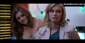 SARA PAXTON nude in Liars All