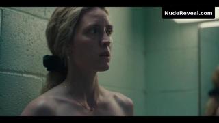 EVELYNE BROCHU nude in Chouchou