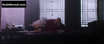 JEONG YU-MI nude in Queen Woo