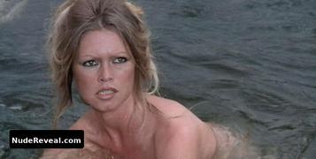 BRIGITTE BARDOT nude in Les petroleuses