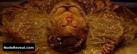 MILLA JOVOVICH nude in The Three Musketeers
