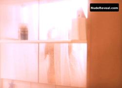 ALEXANDRA MARIA LARA nude in Was nicht passt, wird passend gemacht