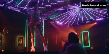 IRIS RUNA nude in O Clube