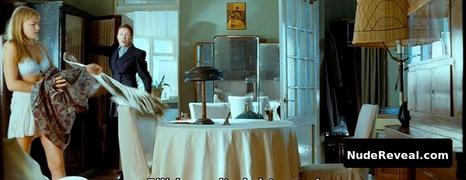 OKSANA AKINSHINA nude in Hipsters