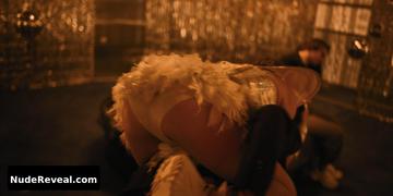 IRIS RUNA nude in O Clube