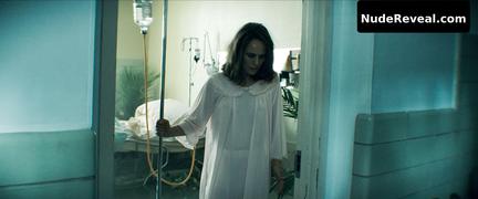 NATALIE PORTMAN nude in Lady in the Lake