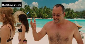KRISTIN DAVIS nude in Couples Retreat
