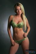 LESLIE SHAW nude in Soho Peru
