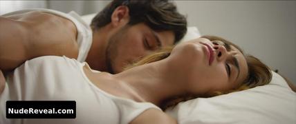 MEGAN MONTANER nude in Por un punado de besos