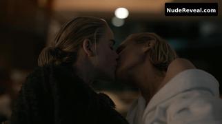 KIERNAN SHIPKA nude in Swimming with Sharks