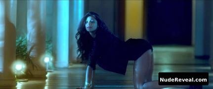 DAISY SHAH nude in Hate Story 3