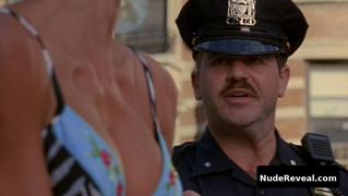 GISELE BUNDCHEN nude in Taxi