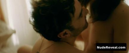 STACY MARTIN nude in Joueurs