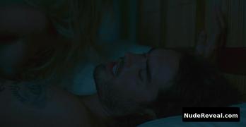 KRISTEN BELL nude in Forgetting Sarah Marshall