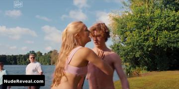 LILLY KRUG nude in Club Der Dinosaurier