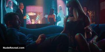VERA KOLODZIG nude in O Clube