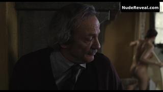 LAETITIA CASTA nude in La jeune fille et les loups