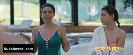 ELA VELDEN nude in Veinteanera: Divorciada y Fantastica