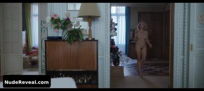 VIRGINIE EFIRA nude in En Attendant Bojangles