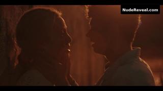 EVELYNE BROCHU nude in Chouchou