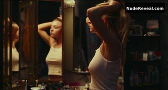 SYDNEY SWEENEY nude in Euphoria
